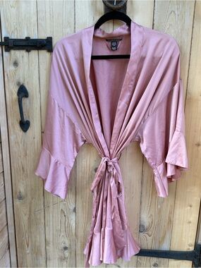 Victoria's Secret Satin Robe - Soft Pink